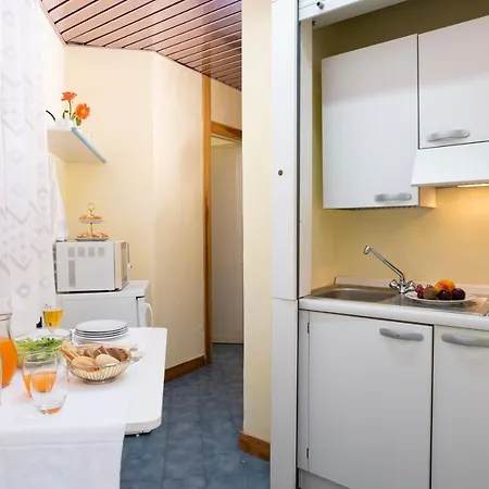 Cav阿普洛朵酒店 公寓式酒店 3*