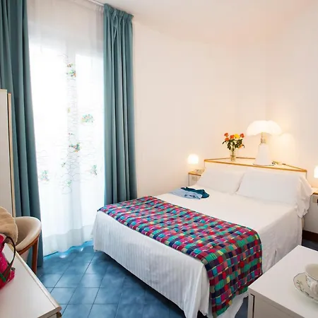 Cav阿普洛朵酒店 公寓式酒店 卡斯蒂里昂纳·德拉佩